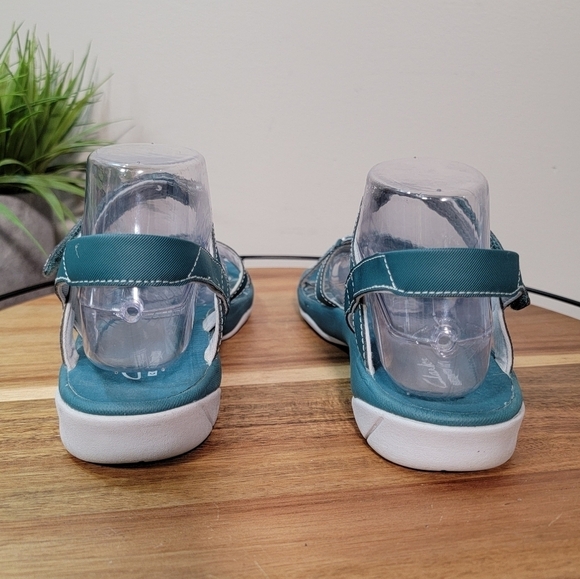 NWOT Clarks Women's Tresca Trace Ankle Strap Outdoor Sandal Teal 8.5 - Picture 12 of 16